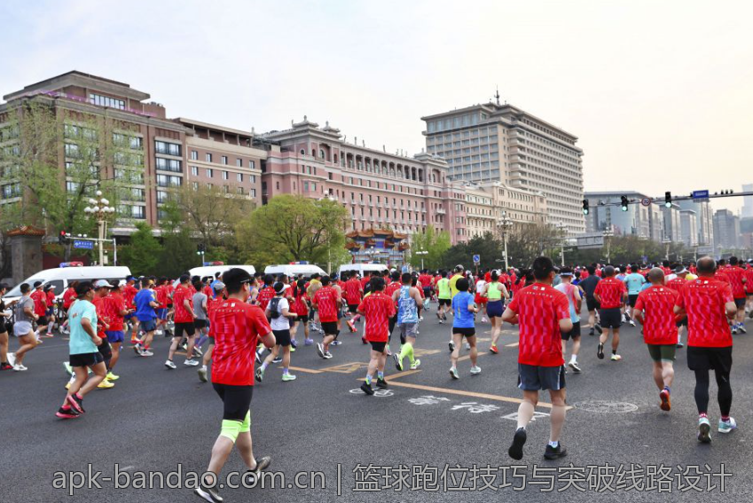 篮球跑位技巧与突破线路设计